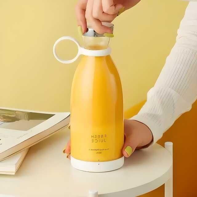 Compact Juice Blender – Lightweight & Cordless for Travel Use